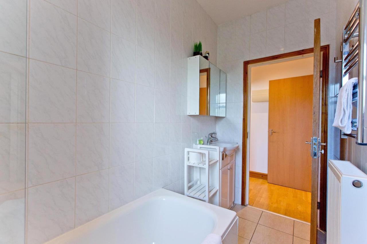 Calabria 3 - Spacious apartment Londres Exterior foto